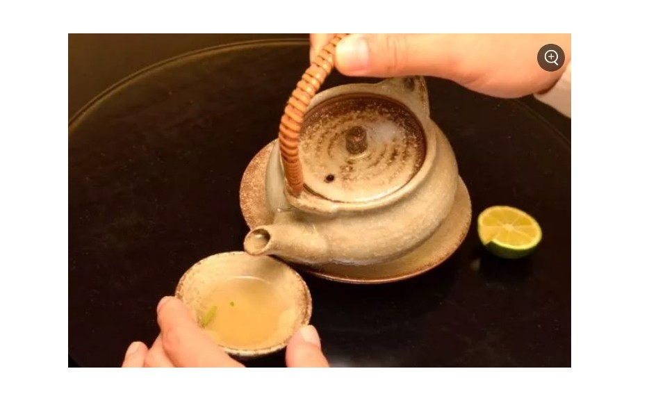 『スタッフ３人と食事に出かけました。』