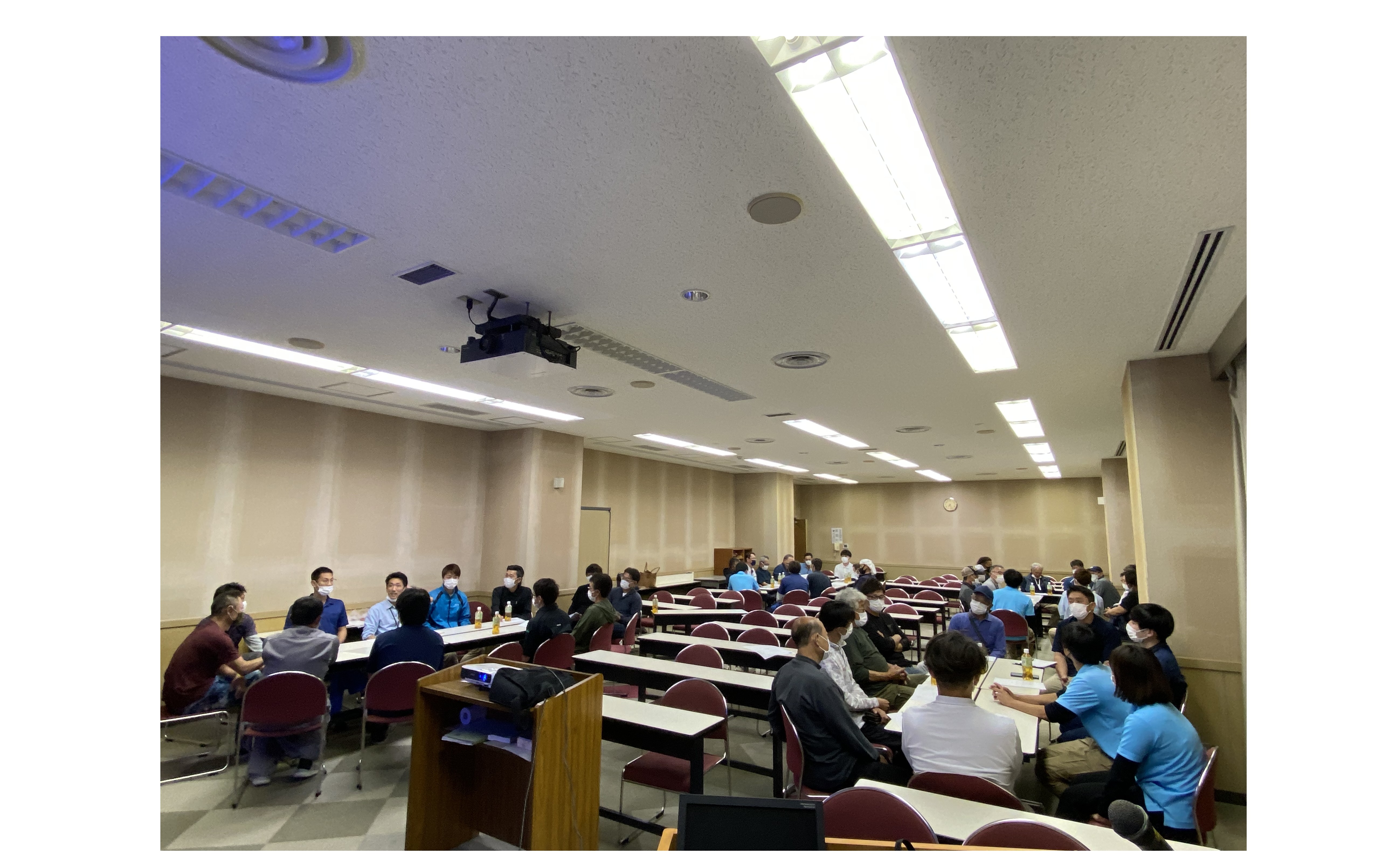 パートナー会社様が集まり異見交換会を行いました