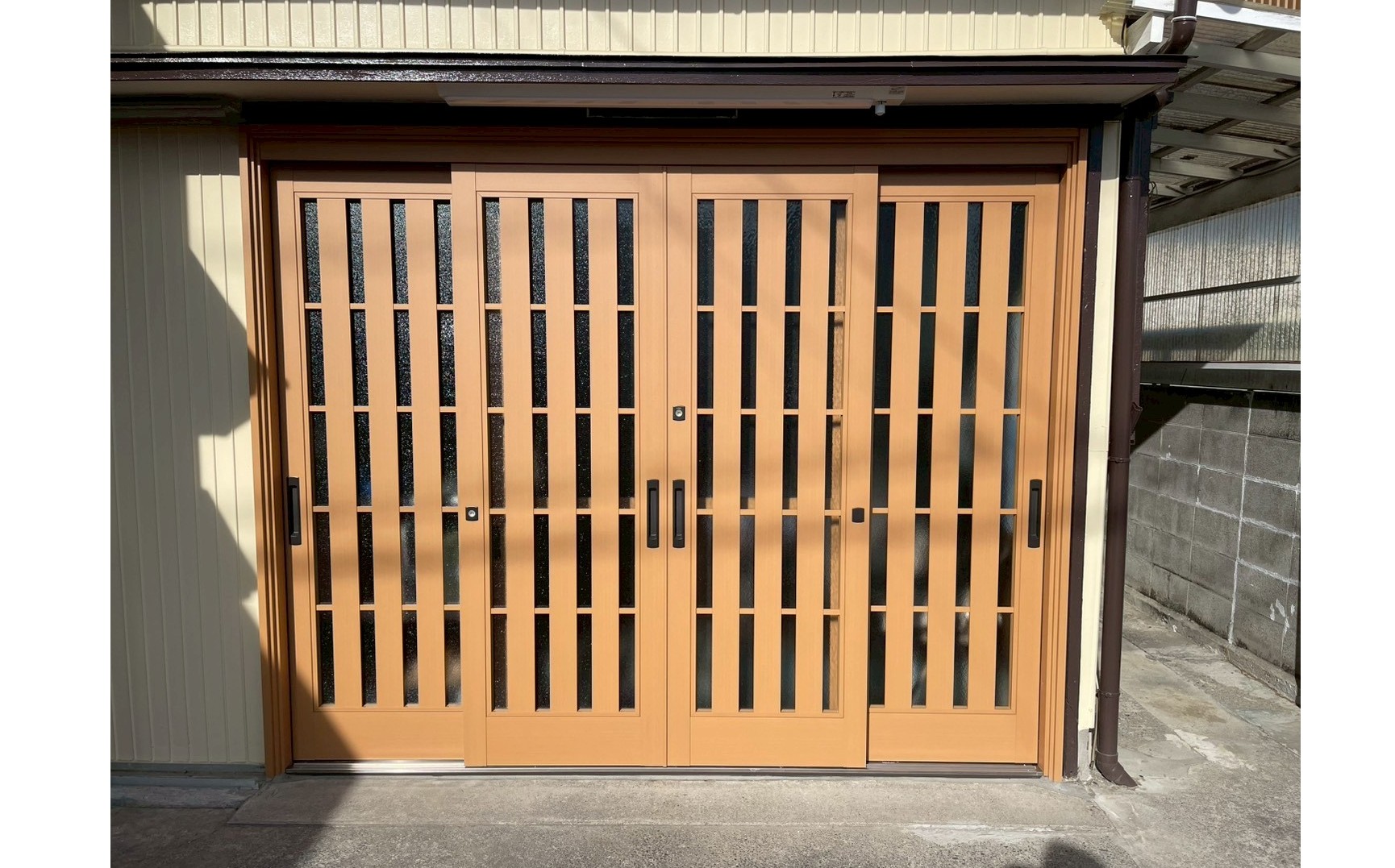 サイズの大きい玄関ドアも1日で取替が可能です！　玄関ドア取替工事　浜松　リフォーム