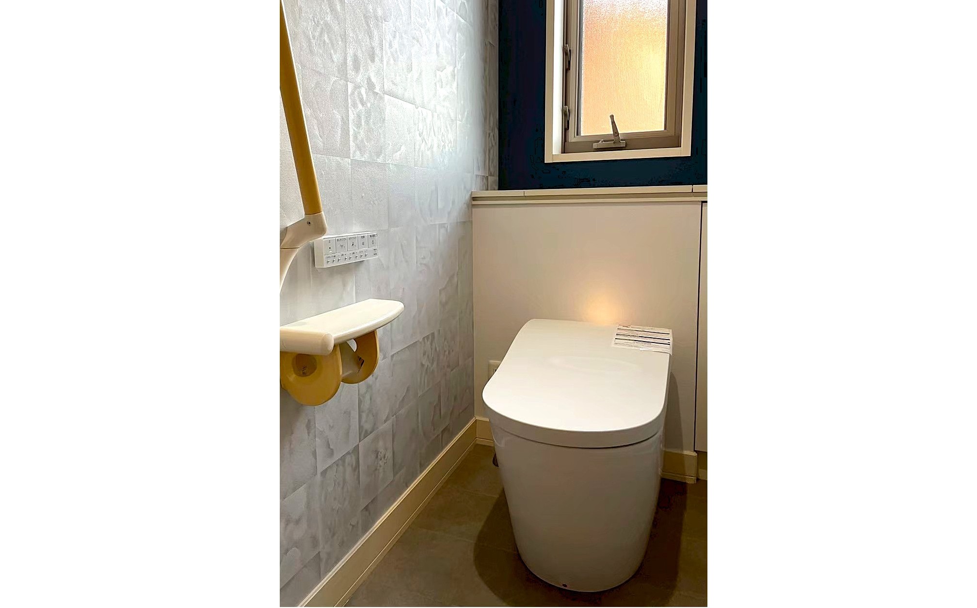 人気のTOTOネオレストで高級感あるトイレ空間へ　浜松　リフォーム