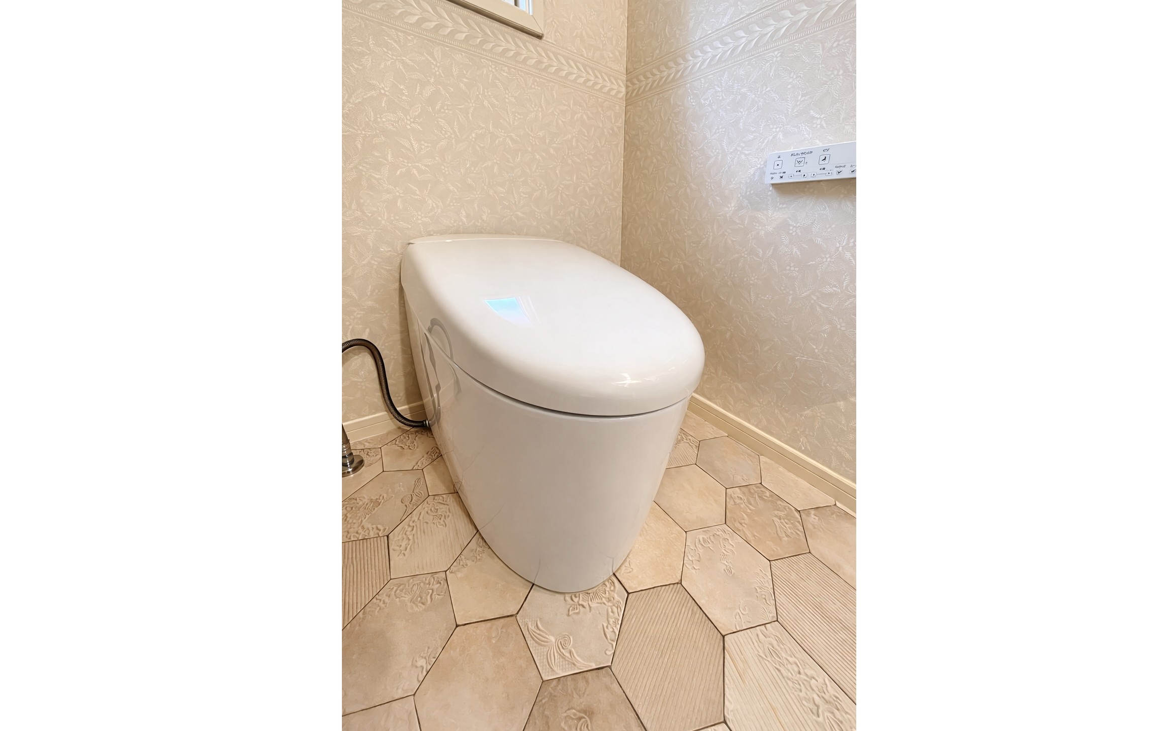 床にもこだわったトイレ交換！　浜松　リフォーム