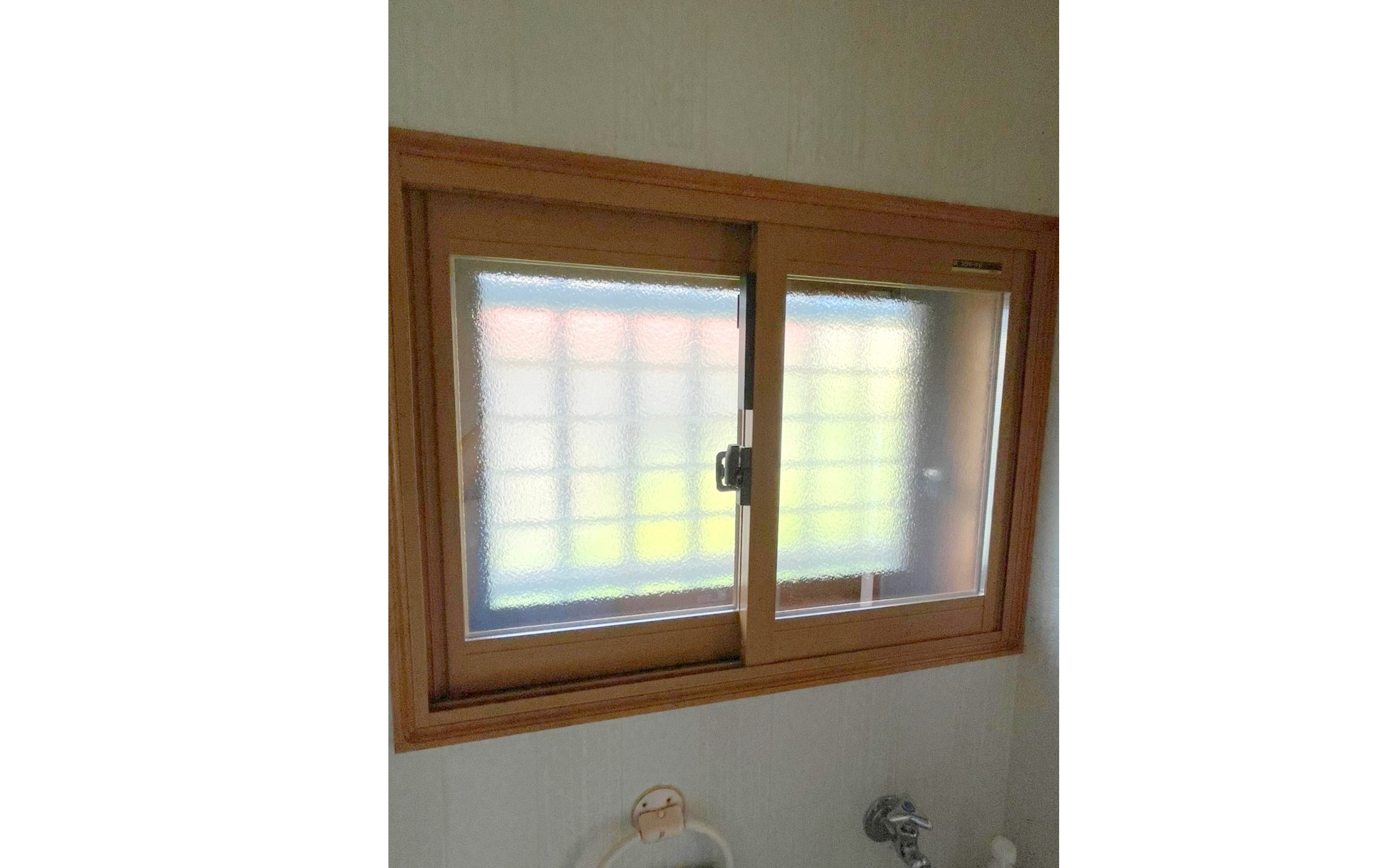 内窓を設置してすきま風を軽減！トイレ内窓リフォーム