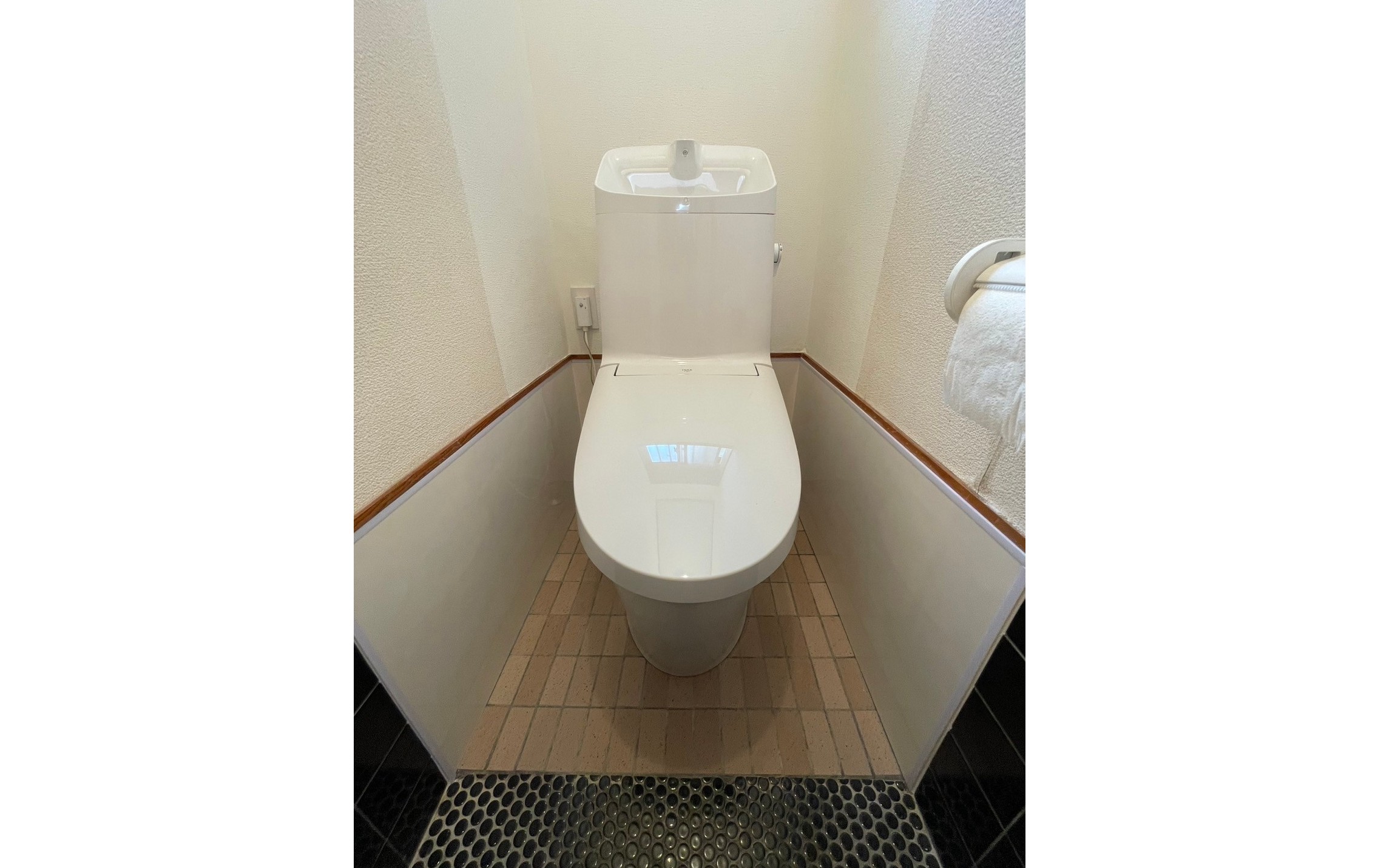 和式→様式トイレへリフォーム　キッチンパネルを貼ってお掃除もしやすく！　浜松　リフォーム
