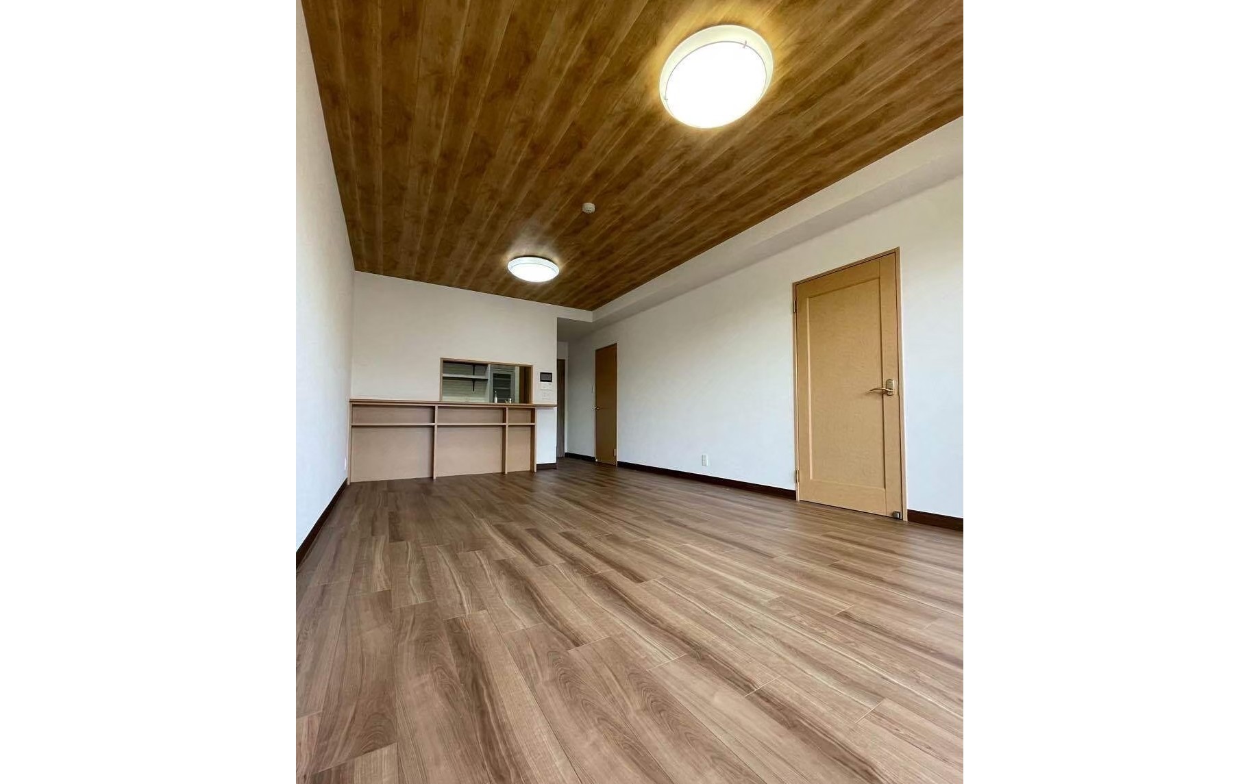 全部屋の床・クロス貼替、建具取替　浜松　リフォーム